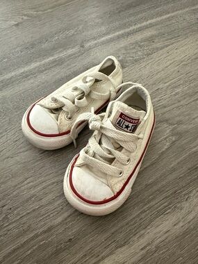 Converse Kids White & Red Low-Top Canvas Sneakers